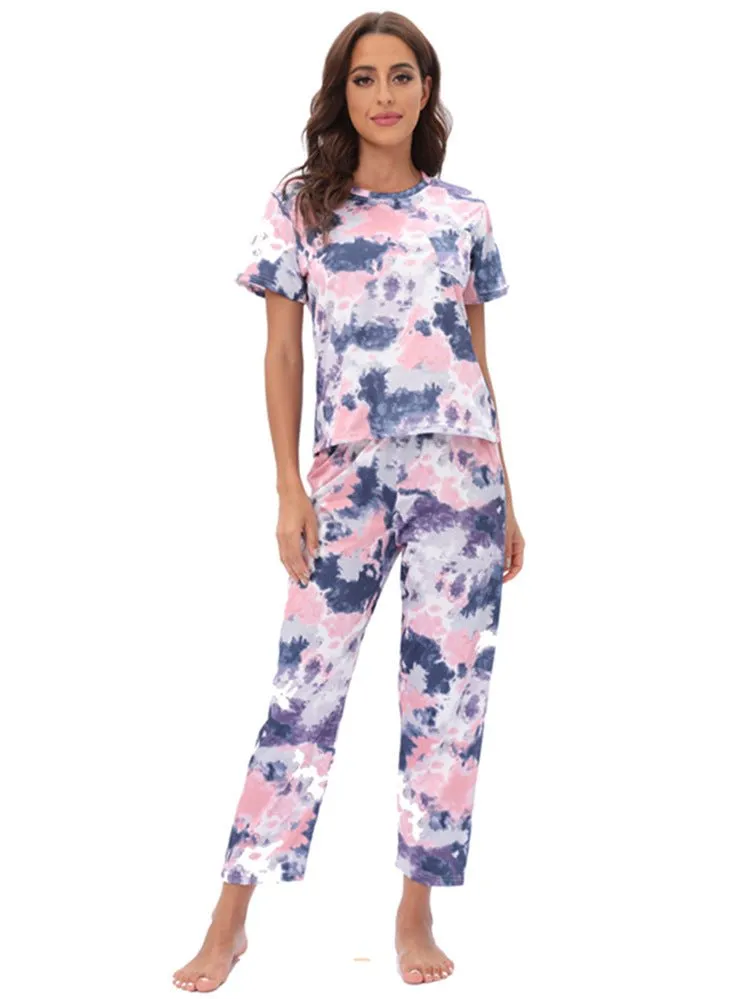 Casual Patterned T-Shirt and Capri Pants Set